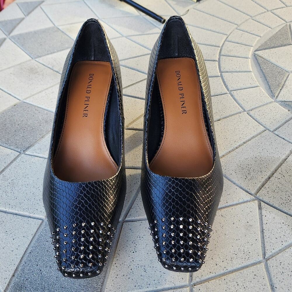 Donald Pliner CRISTINE Studded Snakeskin Kitten Heel Pumps 10 - Picture 3 of 12
